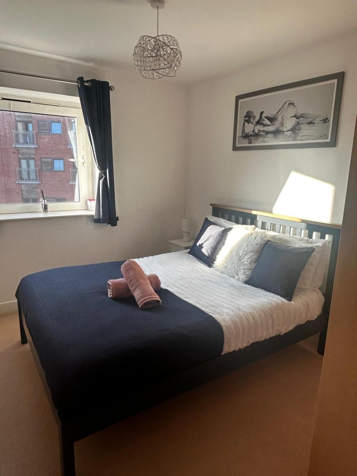 City Centre Apartment. Wrexham Exteriör bild
