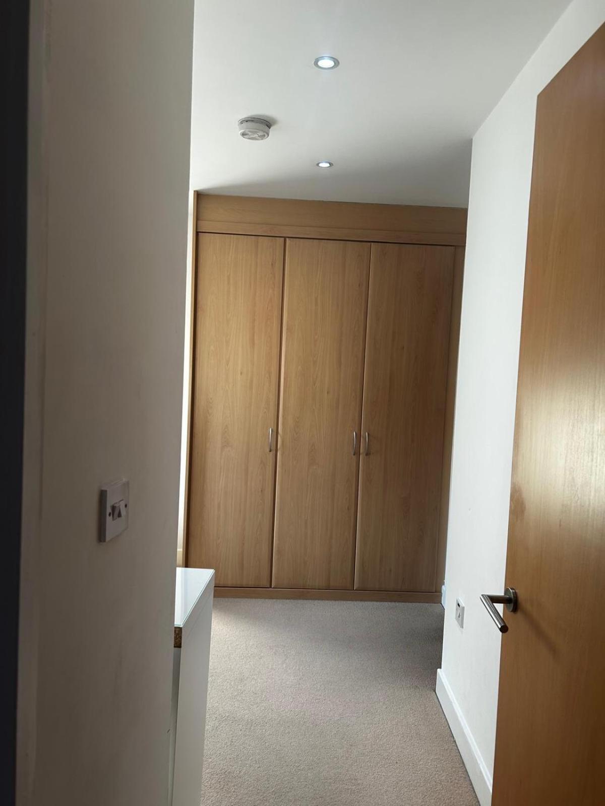 City Centre Apartment. Wrexham Exteriör bild